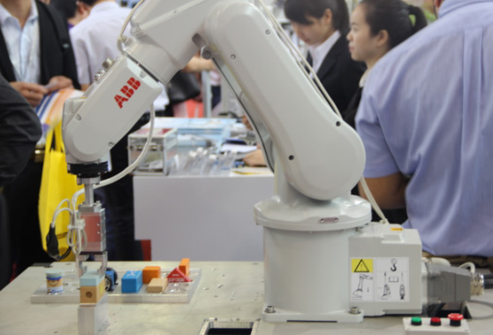 Three-dimensional vision drives innovative changes in industrial robots_shanqinquan.com