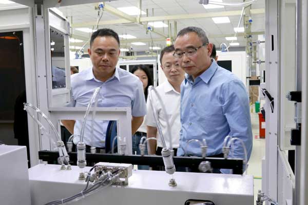 高工锂电董事长张小飞博士一行莅临九游会j9官方网站科技参观交流 _shanqinquan.com